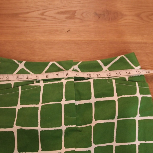 Green & White Trina Turk Mini Skirt Size 2 - Picture 8 of 8